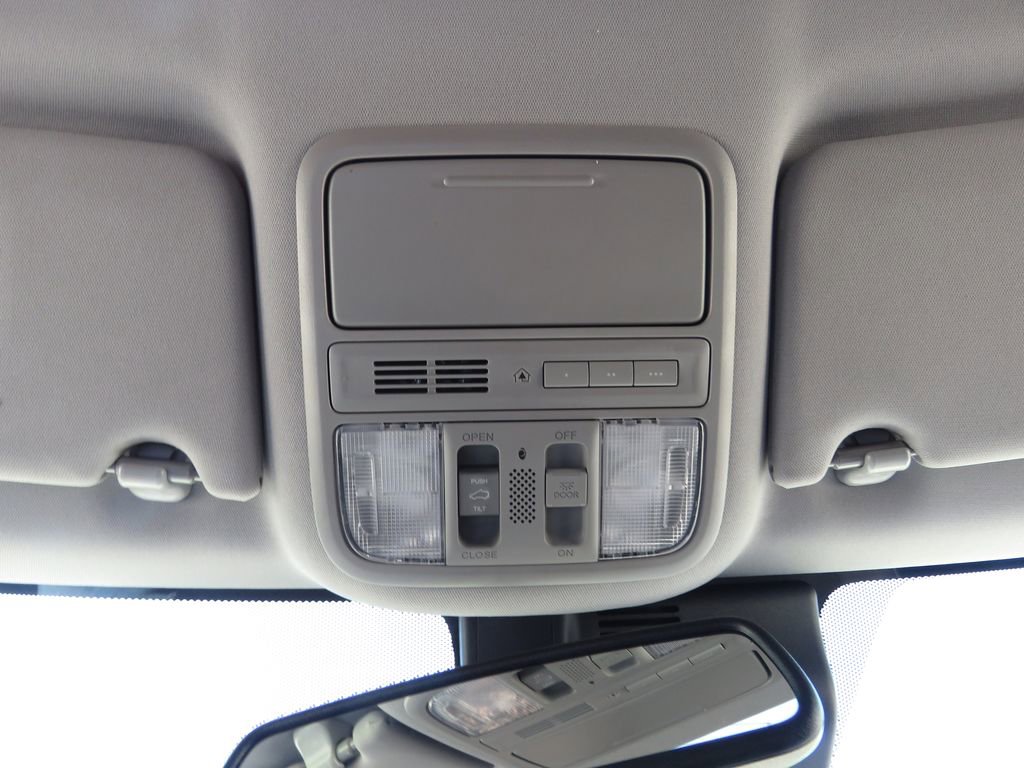 Used 2017 Honda Pilot Touring image 30