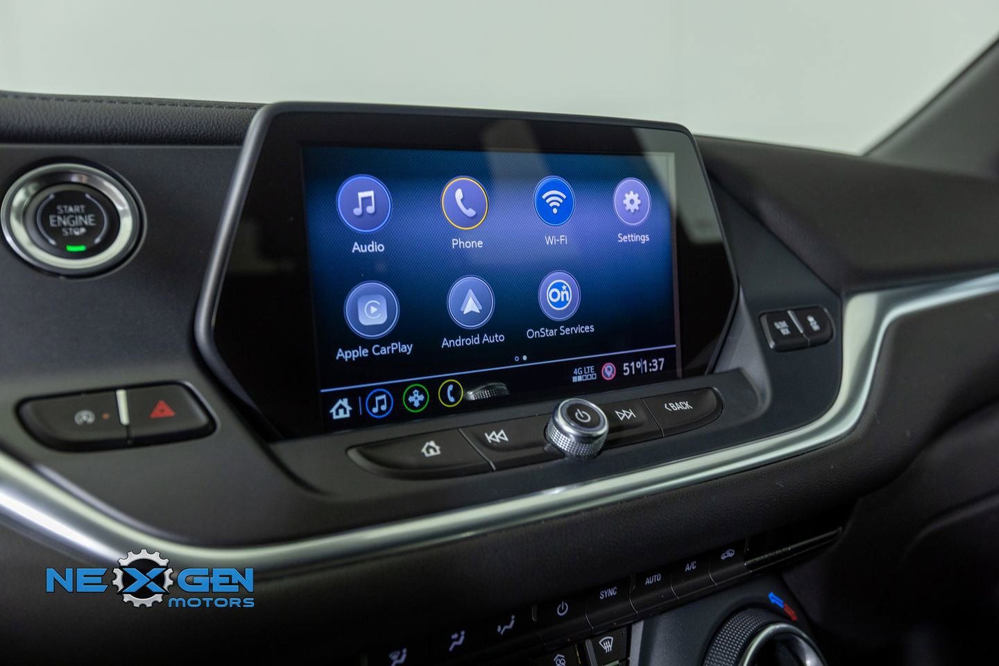 Used 2020 Chevrolet Blazer LT FWD image 17