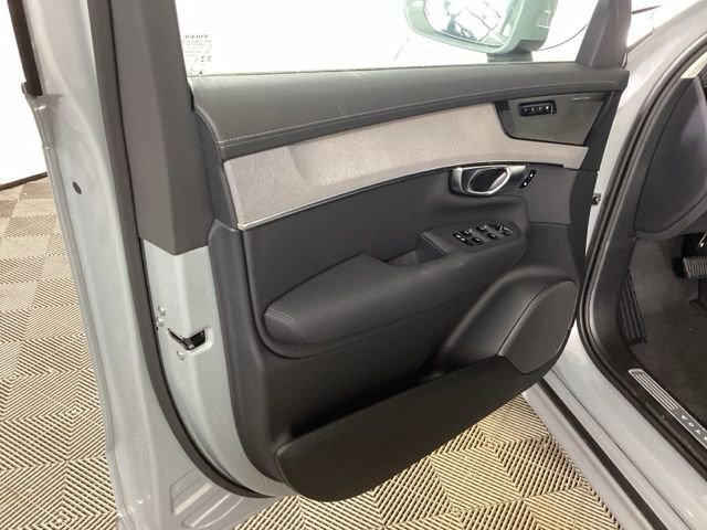 New 2026 Volvo XC90 B6 Ultra w/ Protection Package image 17