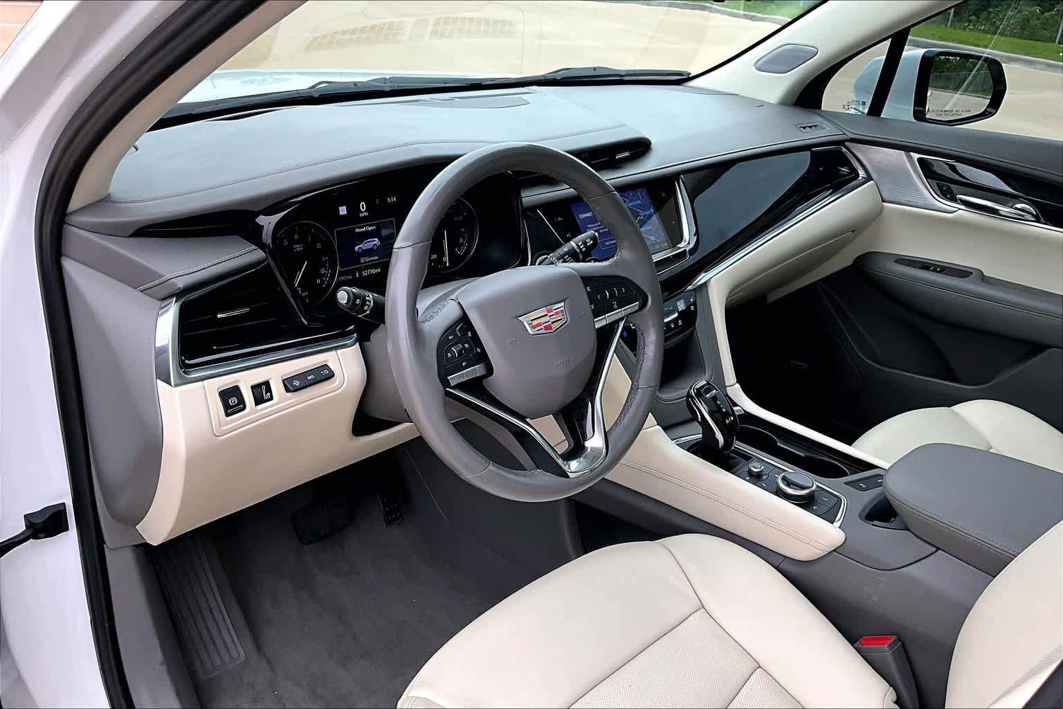 Used 2022 Cadillac XT6 Premium Luxury w/ Technology Package FWD image 18