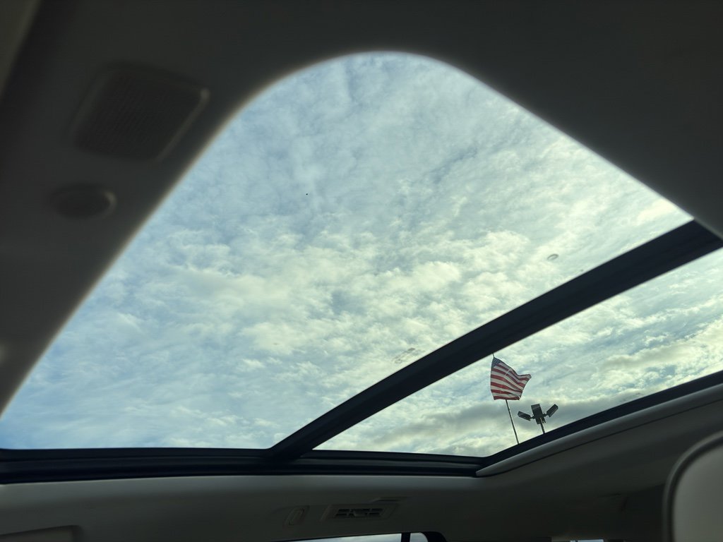 Used 2022 GMC Yukon Denali w/ Denali Premium Package image 32