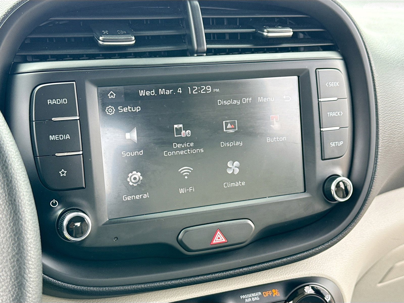 Used 2025 Kia Soul LX image 10