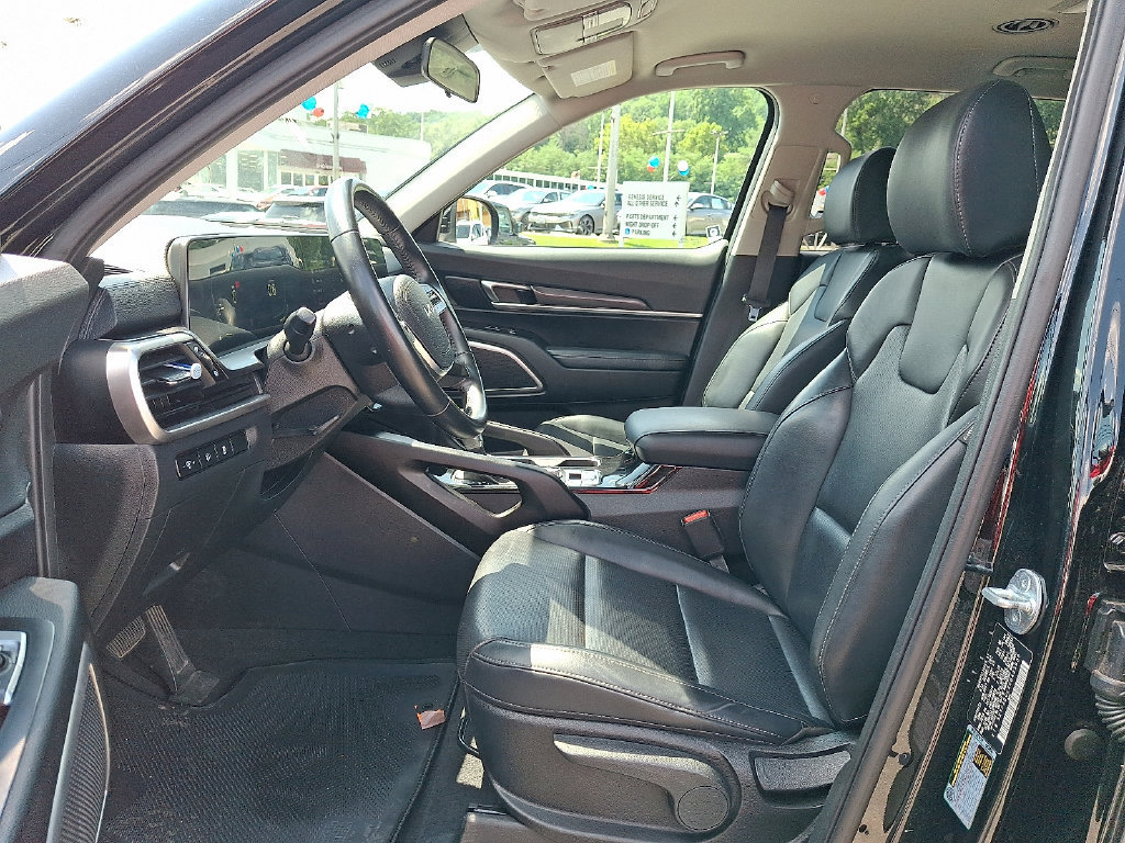 Used 2024 Kia Telluride LX AWD/4WD image 14
