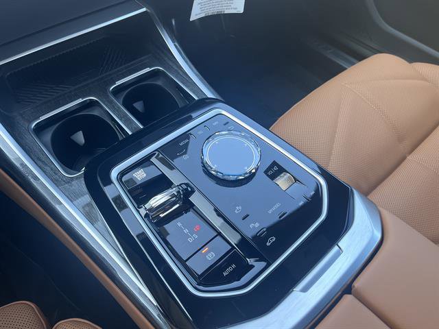 New 2025 BMW 740i xDrive image 13