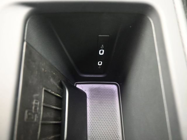 New 2026 Volkswagen Tiguan SE image 9