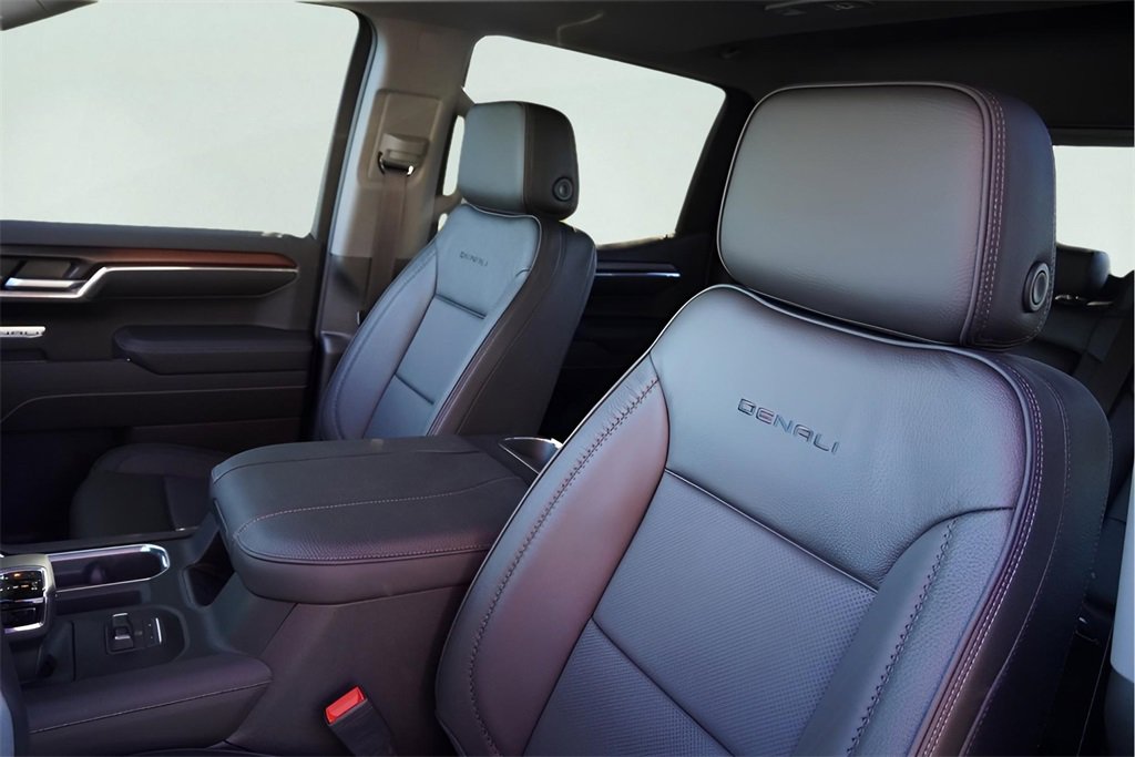 New 2026 GMC Sierra 1500 Denali w/ Denali Reserve Package image 14