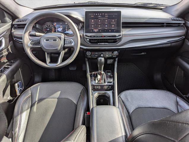 Used 2024 Jeep Compass Trailhawk image 16