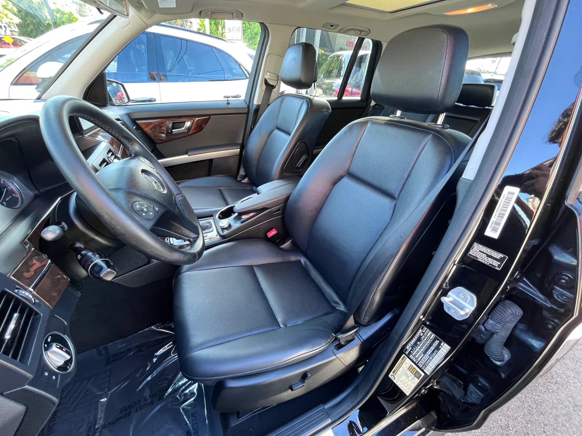 Used 2011 Mercedes-Benz GLK 350 4MATIC image 10