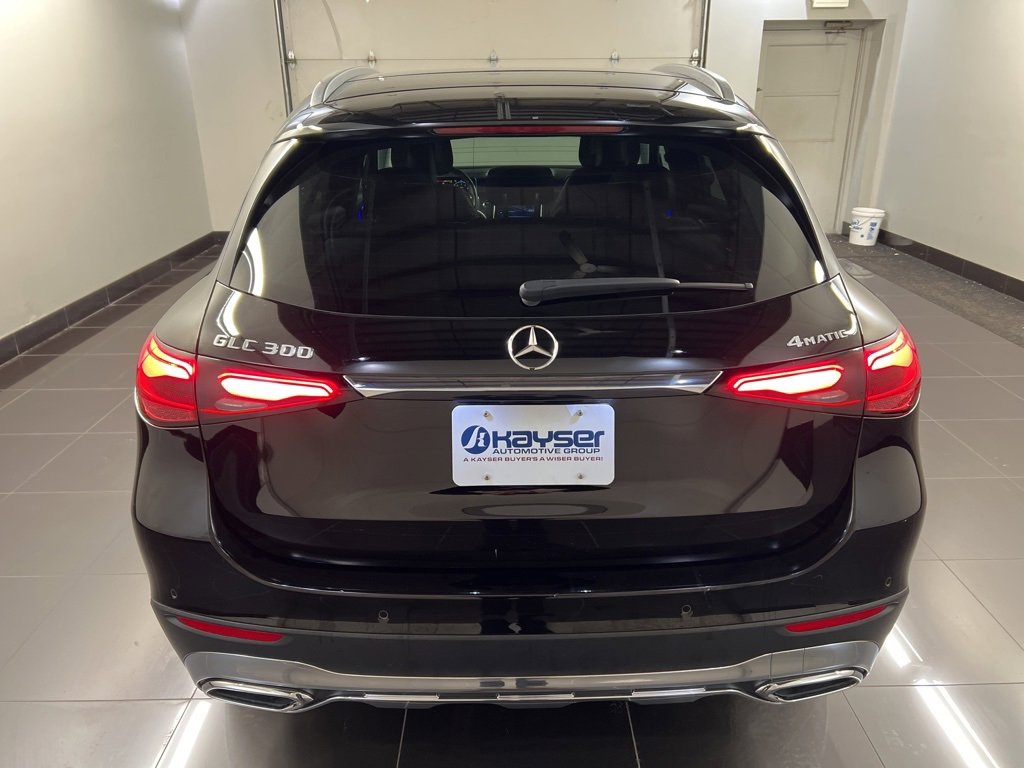 Used 2023 Mercedes-Benz GLC 300 4MATIC image 5