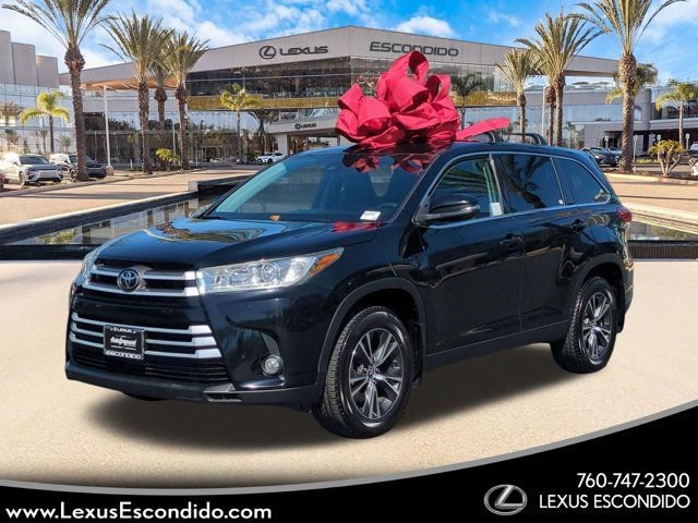 Used 2019 Toyota Highlander Plus AWD/4WD image 1