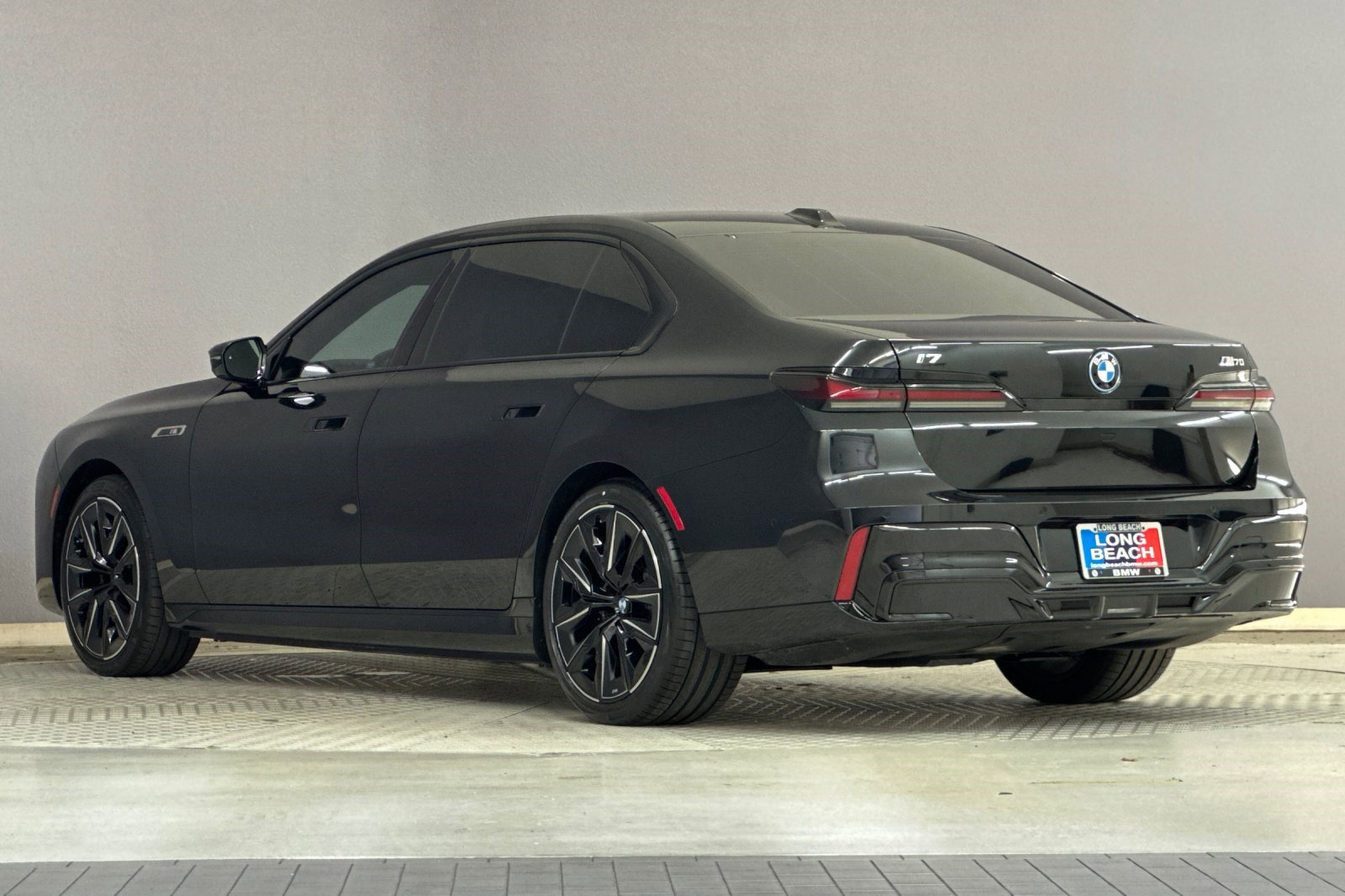 Certified 2024 BMW i7 M70 w/ Executive Package image 3