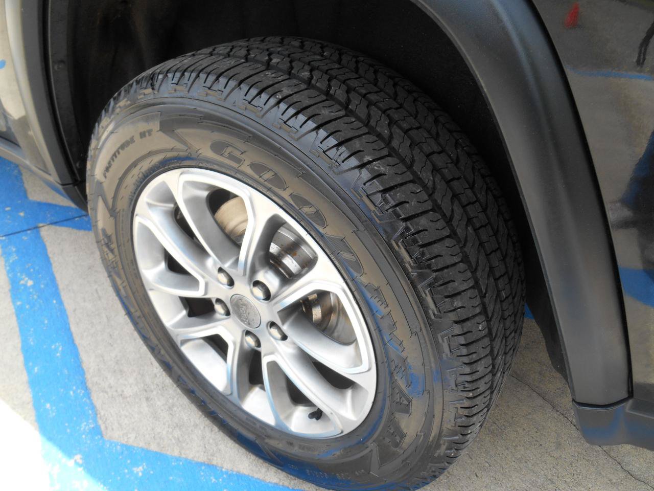 Used 2015 Jeep Grand Cherokee Limited AWD/4WD image 19