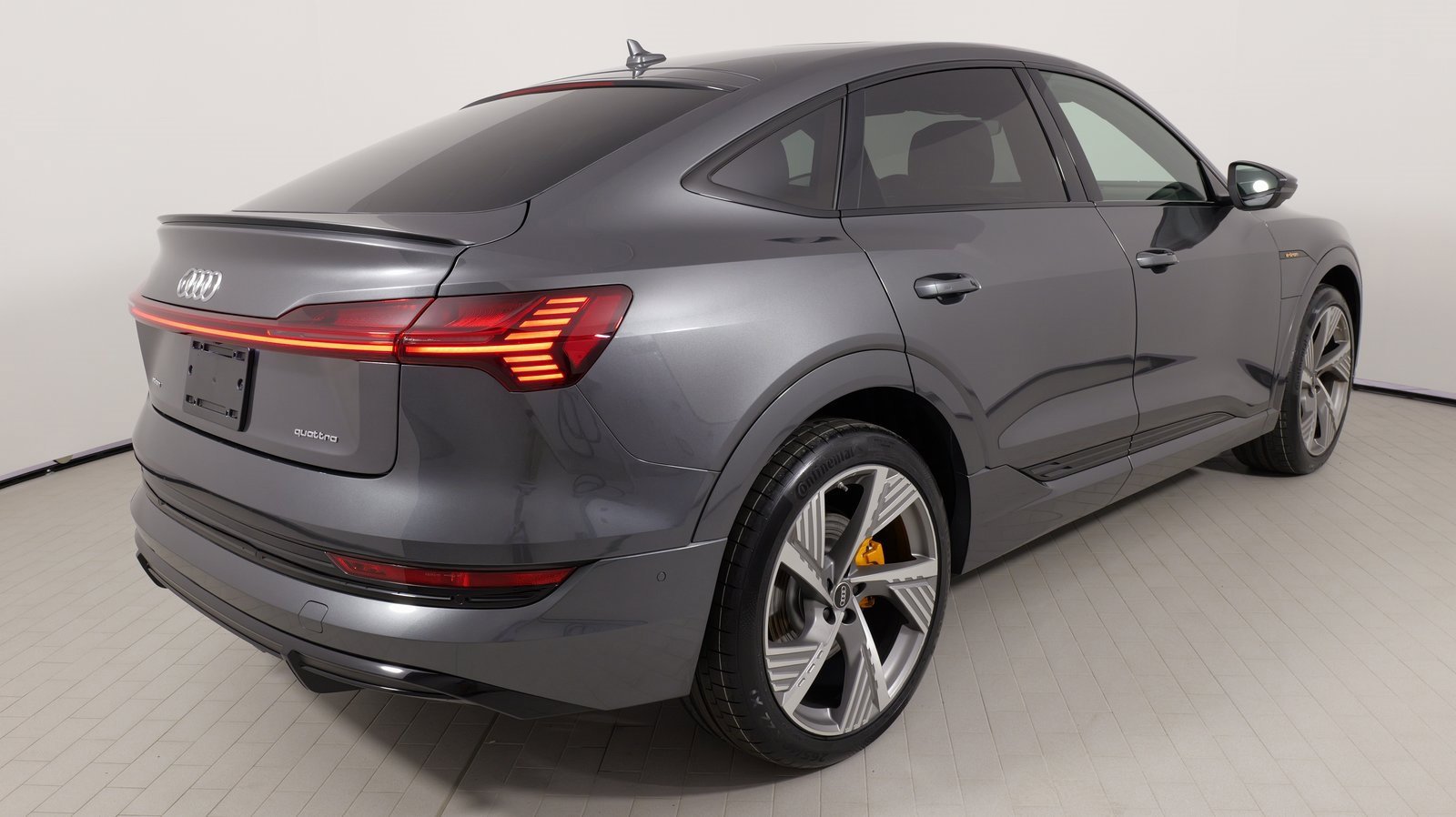 Used 2023 Audi e-tron Prestige w/ Prestige Package image 12