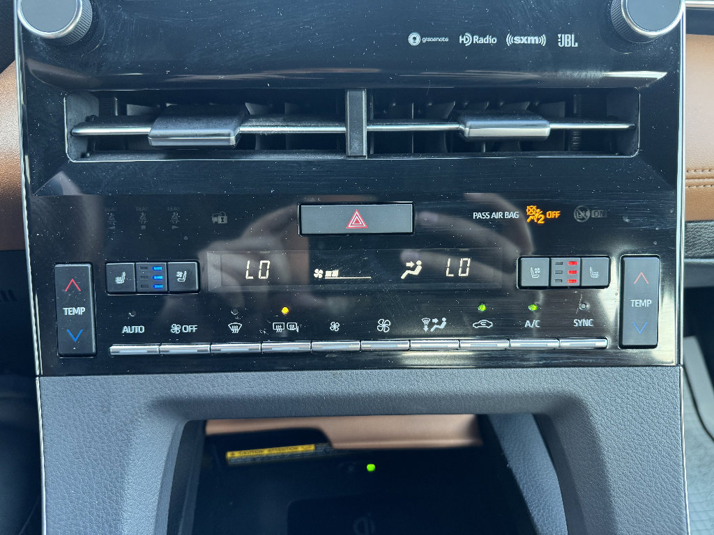 Used 2019 Toyota Avalon Limited FWD image 19