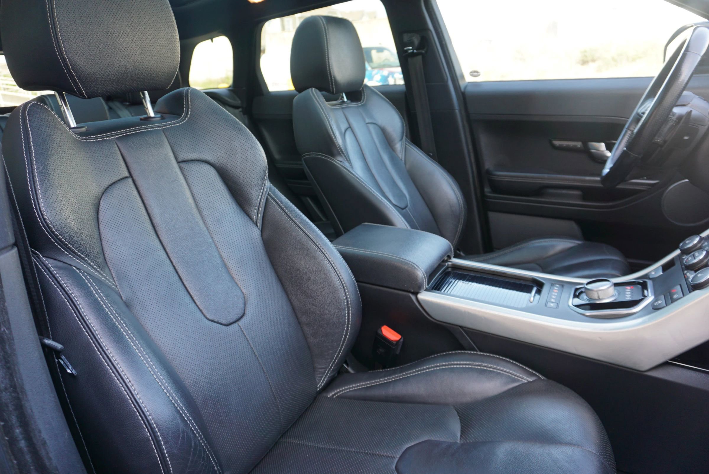 Used 2015 Land Rover Range Rover Evoque Dynamic AWD/4WD image 18