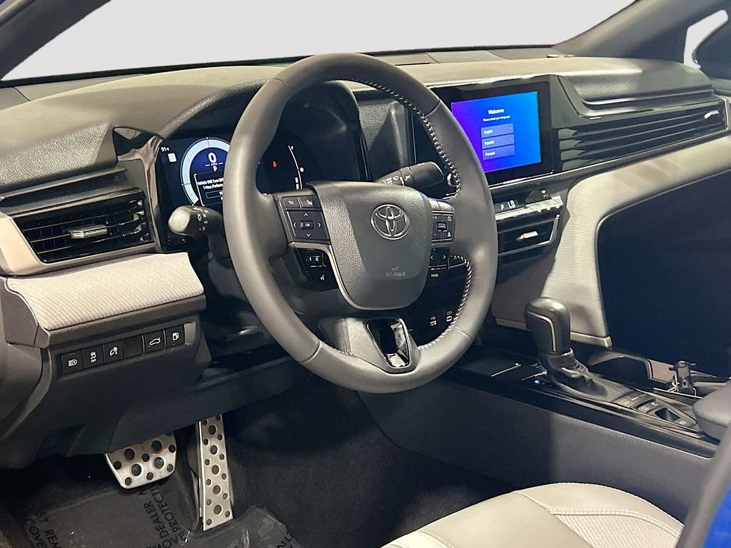 Used 2025 Toyota Camry SE w/ Convenience Package FWD image 7