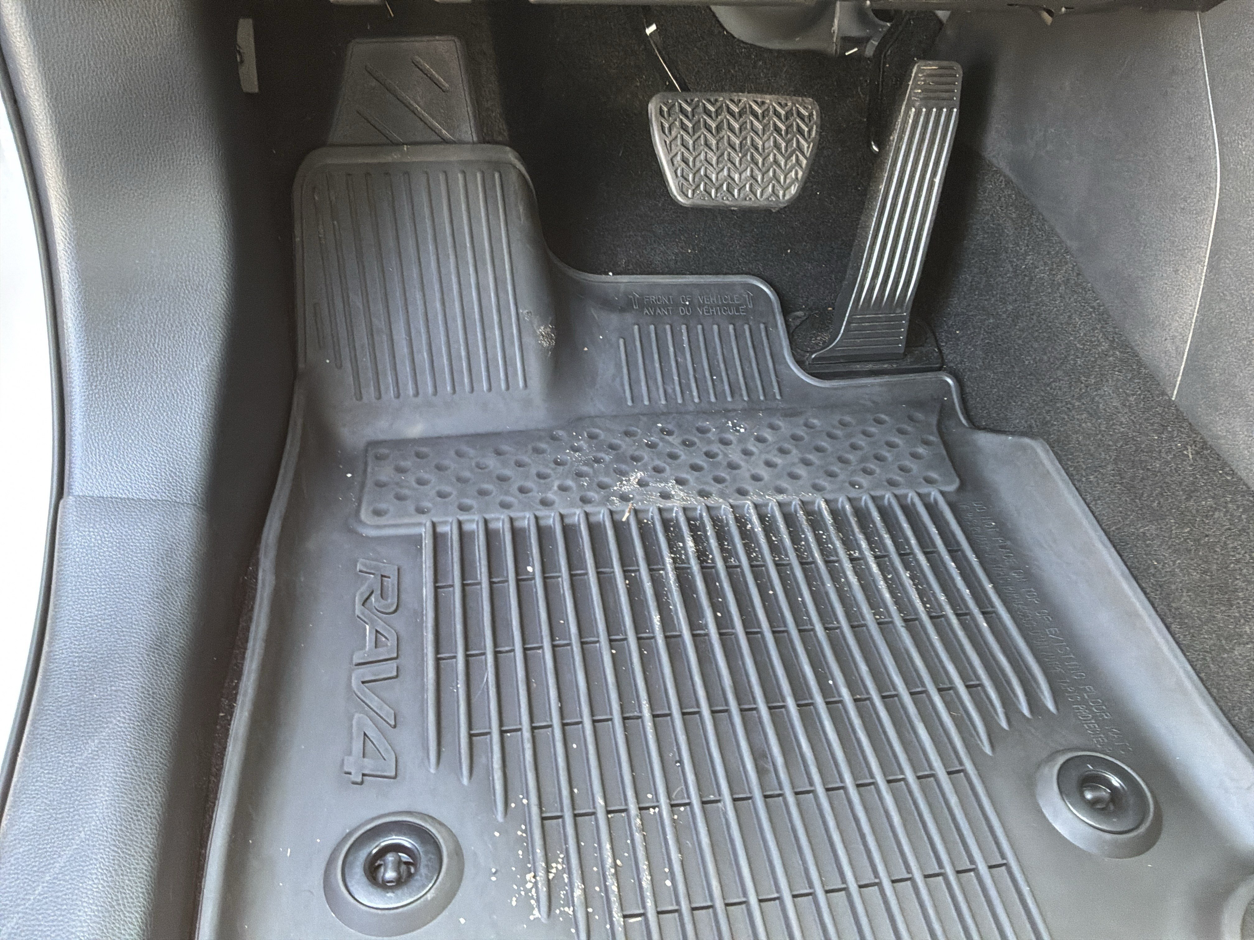 Used 2025 Toyota RAV4 LE AWD/4WD image 17