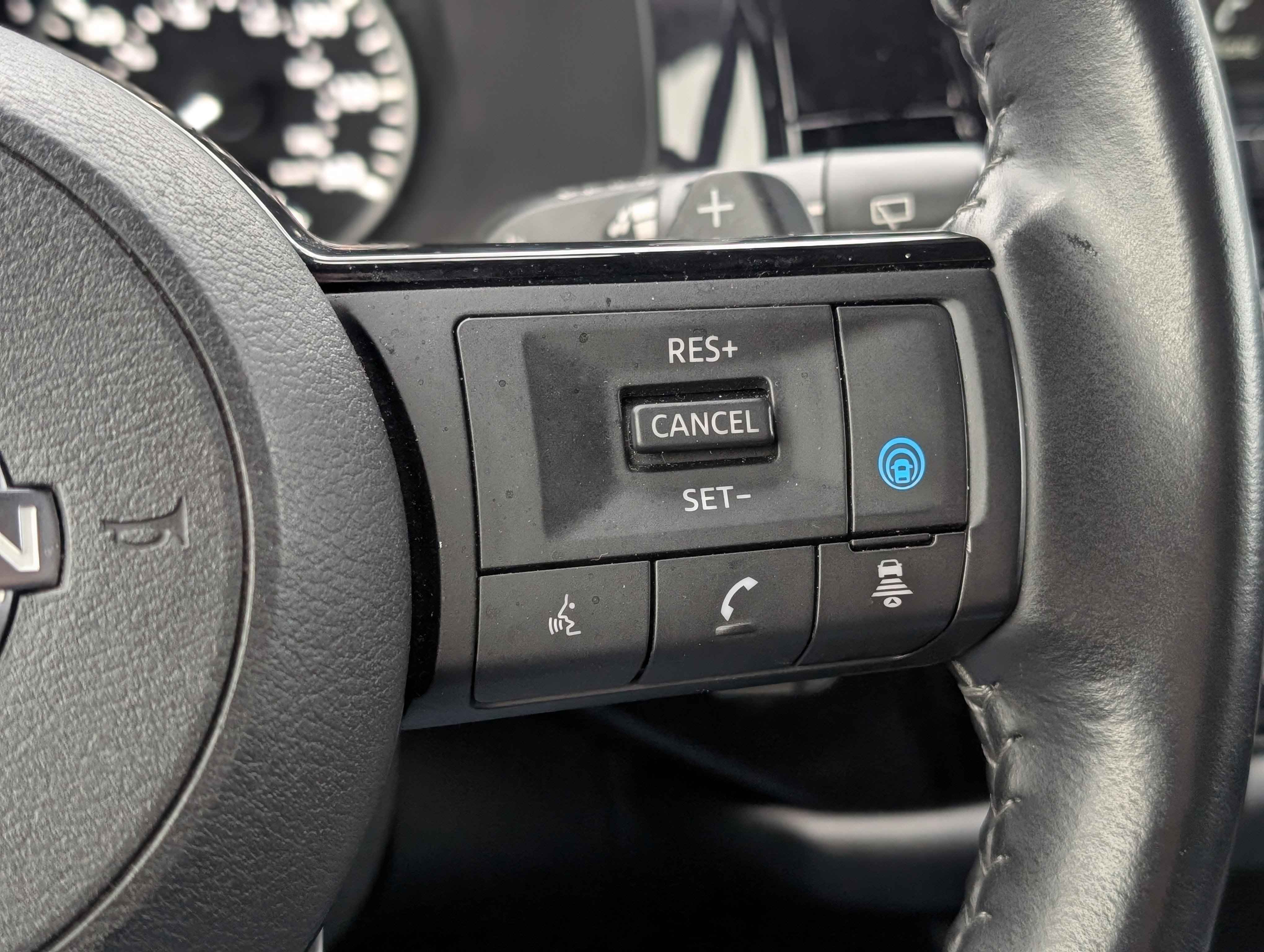 Used 2022 Nissan Pathfinder SL image 18