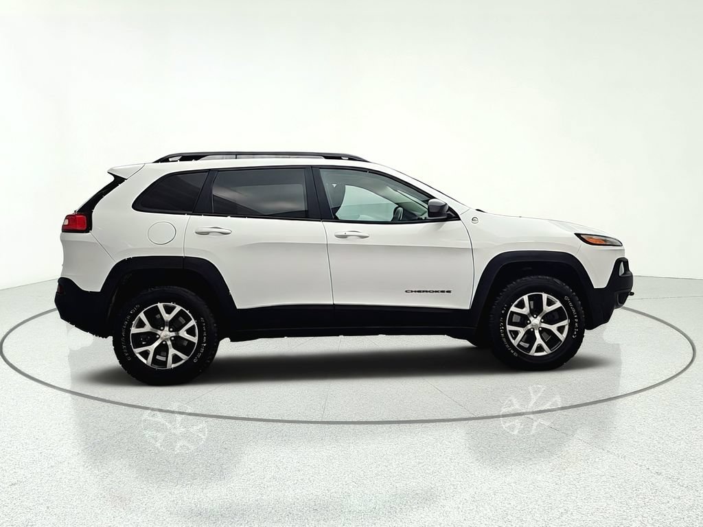 Used 2017 Jeep Cherokee Trailhawk w/ Comfort & Convenience Group AWD/4WD image 8