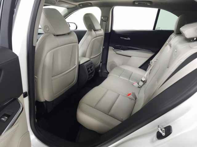 Certified 2023 Cadillac XT4 Luxury w/ Cold Weather Package image 28