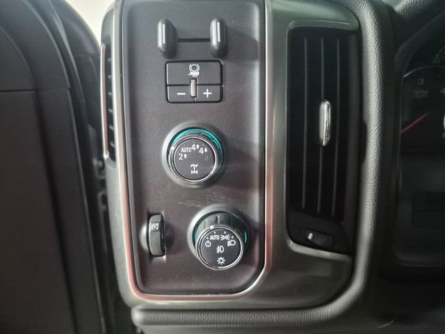 Used 2018 Chevrolet Silverado 1500 LT w/ All Star Edition image 17