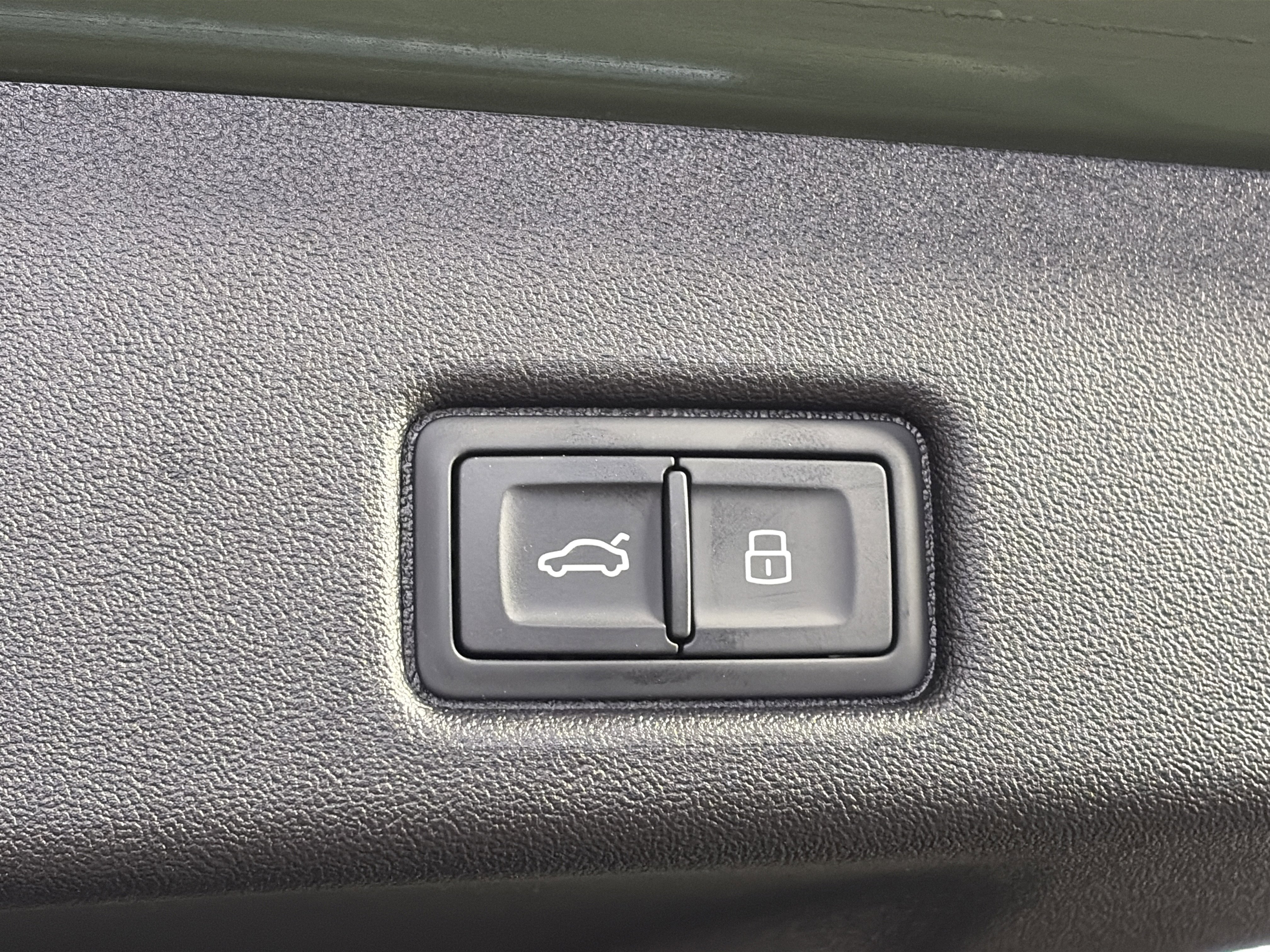 Used 2025 Audi Q5 Premium Plus w/ Premium Plus image 15