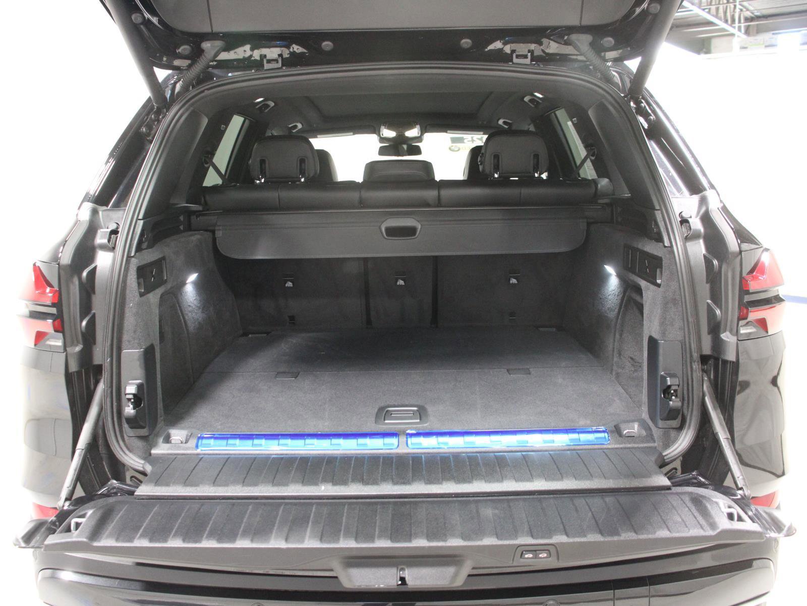 Certified 2025 BMW X5 xDrive50e w/ Parking Assistance Package image 29
