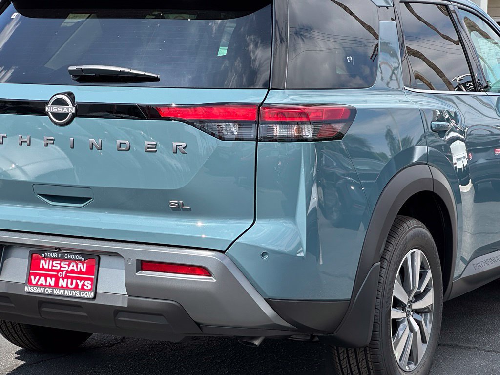 New 2026 Nissan Pathfinder SL FWD image 7