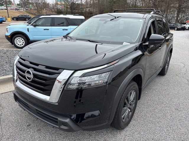 Used 2024 Nissan Pathfinder SV image 4