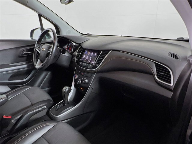 Used 2020 Chevrolet Trax LT w/ LT Convenience Package image 36