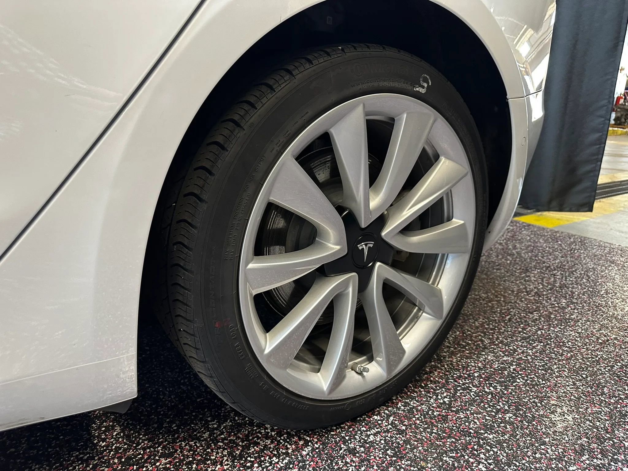 Used 2020 Tesla Model 3 Standard Range Plus image 22