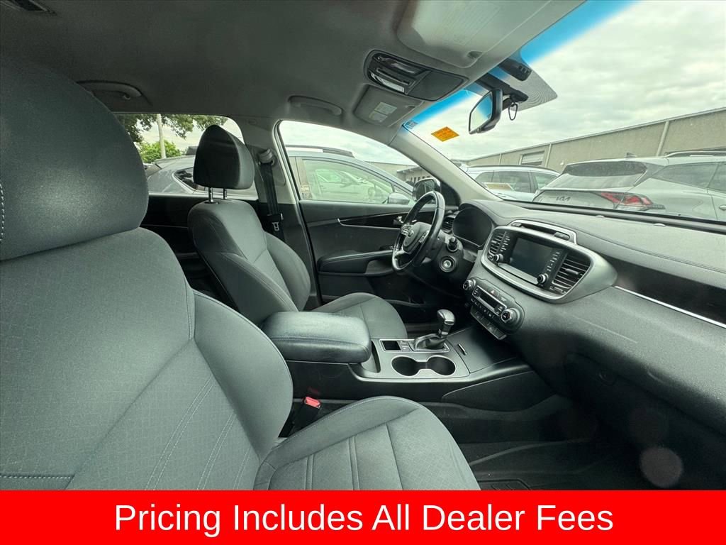 Certified 2019 Kia Sorento FWD w/ Option Group 020 image 3