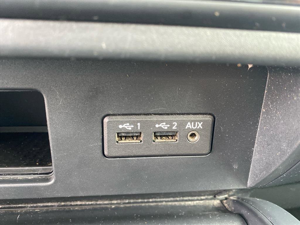 Used 2019 Nissan Titan SV w/ SV Convenience Package image 10