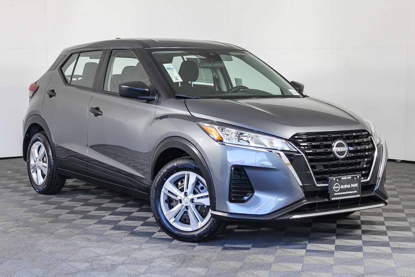 Used 2023 Nissan Kicks S image 1