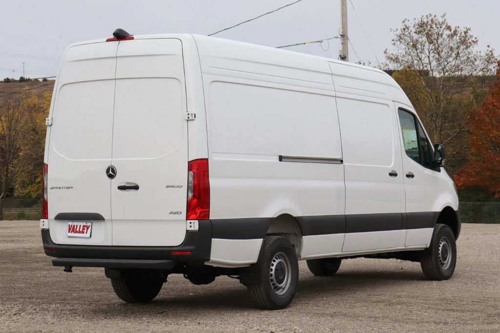 Used 2025 Mercedes-Benz Sprinter 2500 image 7