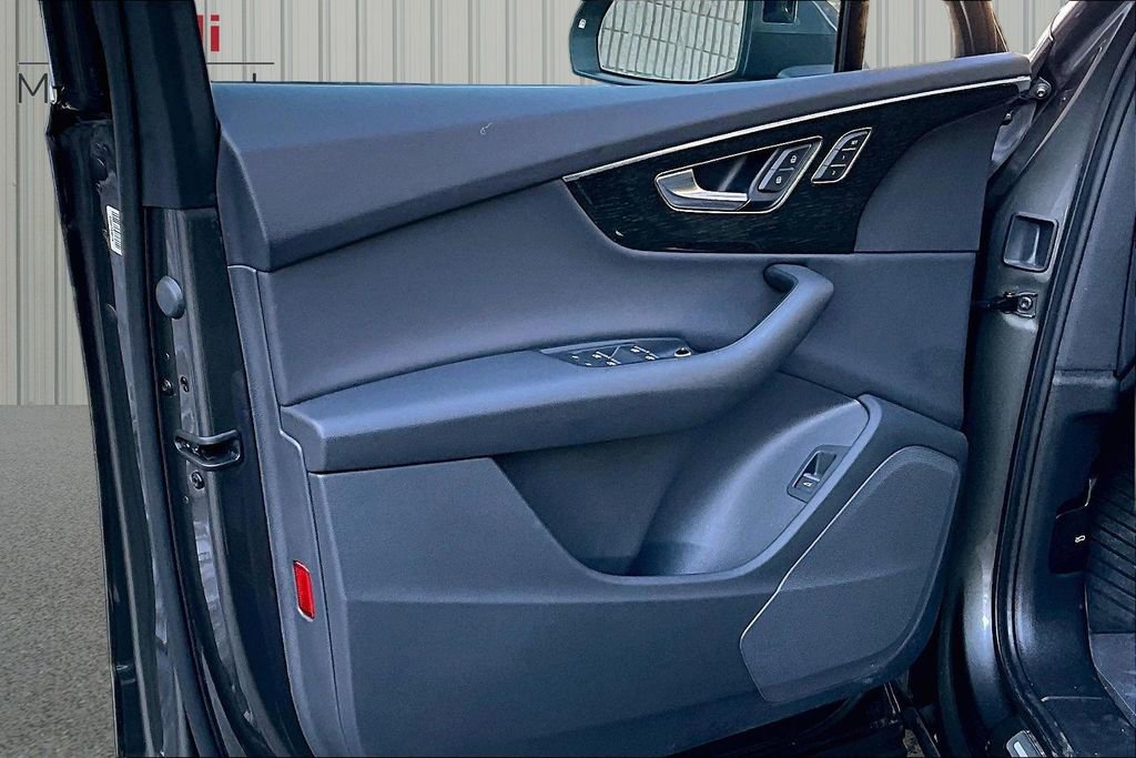 Certified 2023 Audi Q7 2.0T Premium w/ Convenience Package image 20