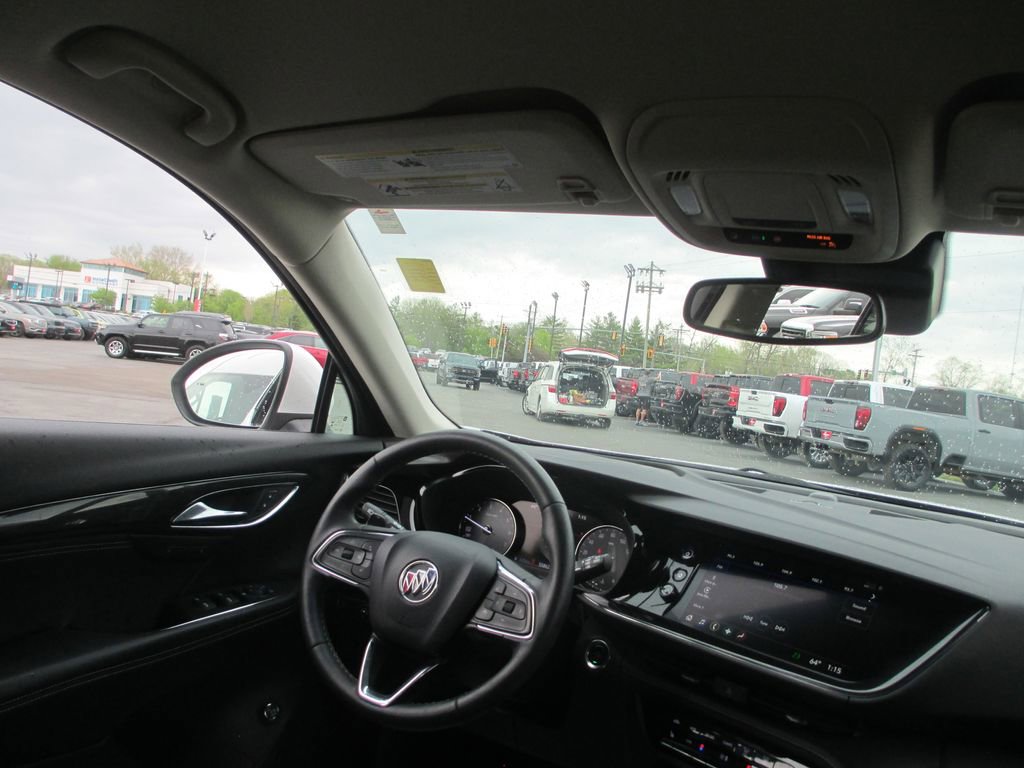 Used 2023 Buick Envision Essence image 21