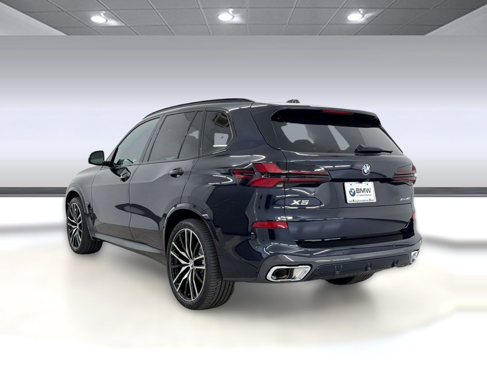 New 2026 BMW X5 xDrive40i w/ M Sport Package AWD/4WD image 3