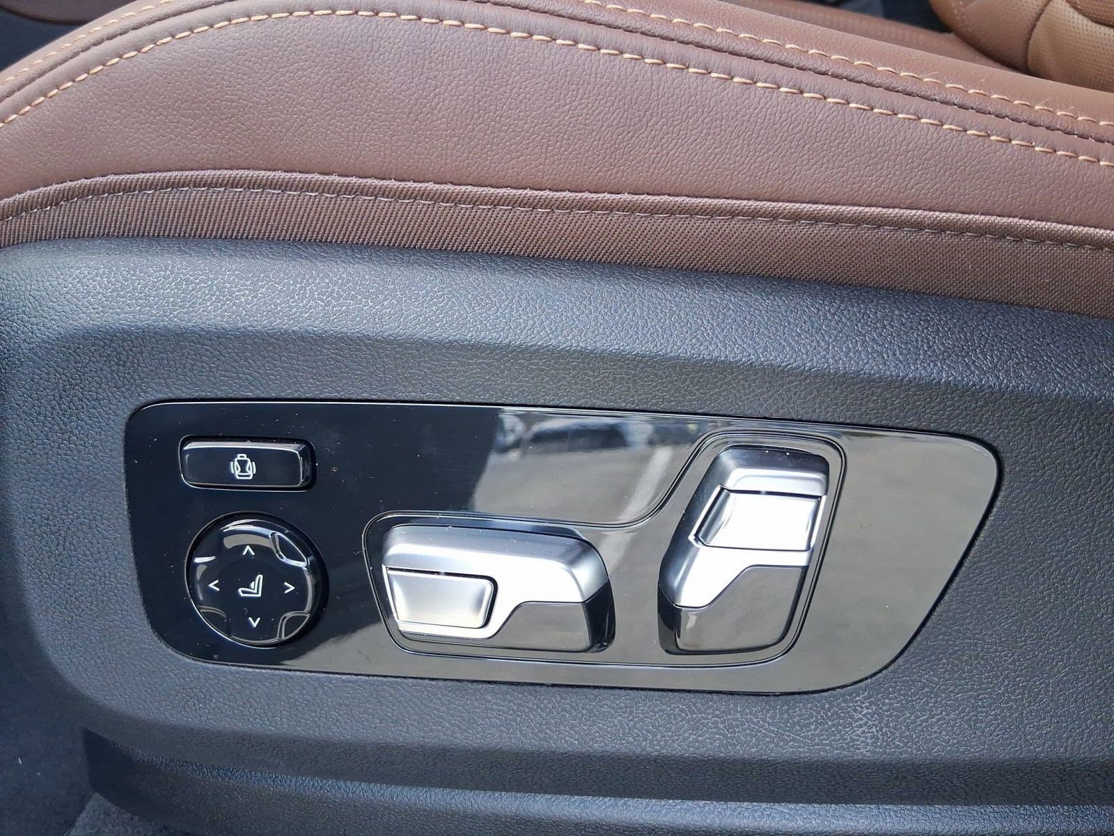Used 2026 BMW X5 xDrive40i w/ Climate Comfort Package AWD/4WD image 11