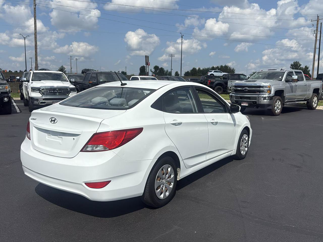 Used 2015 Hyundai Accent GLS FWD image 5
