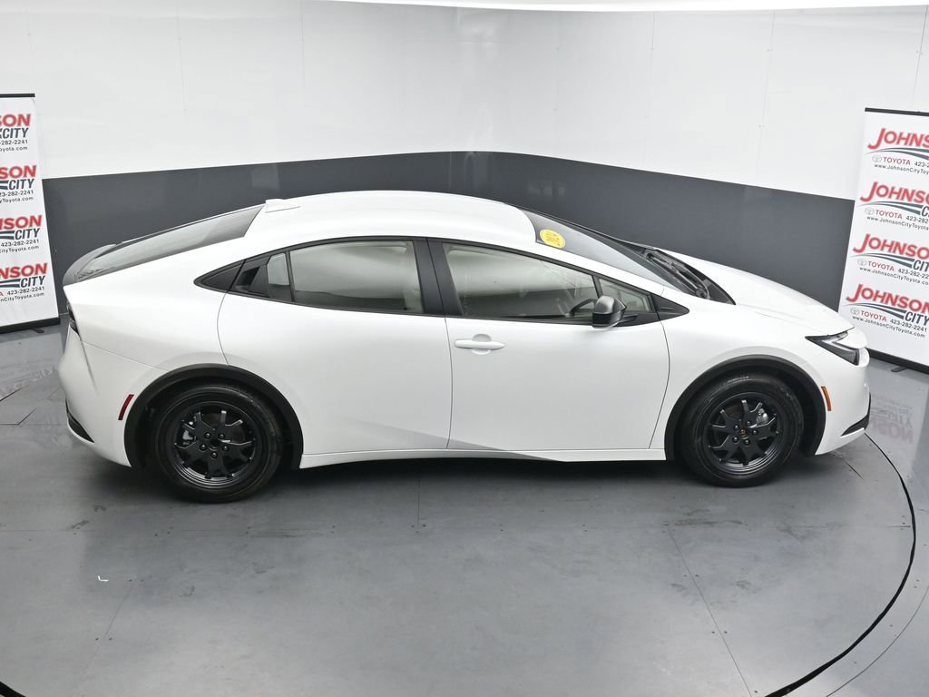 Used 2024 Toyota Prius LE FWD image 29