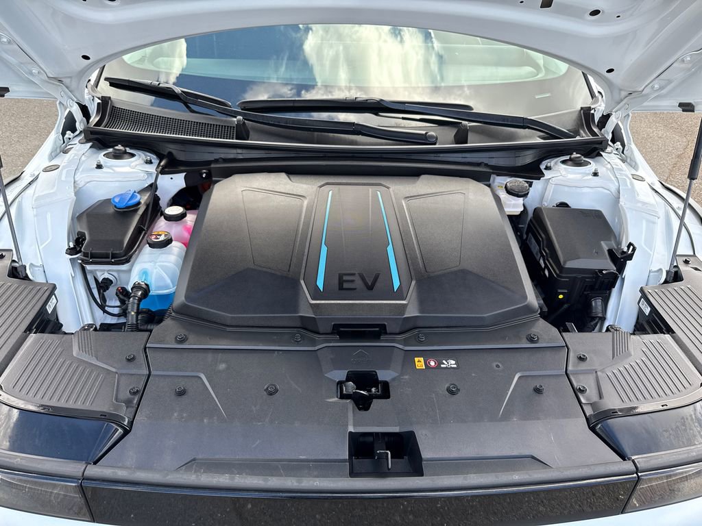 Used 2024 Hyundai Ioniq 5 SE image 8