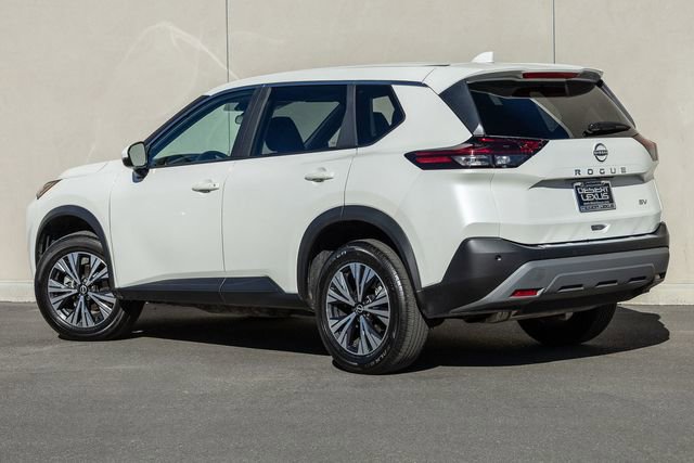 Used 2023 Nissan Rogue SV image 3