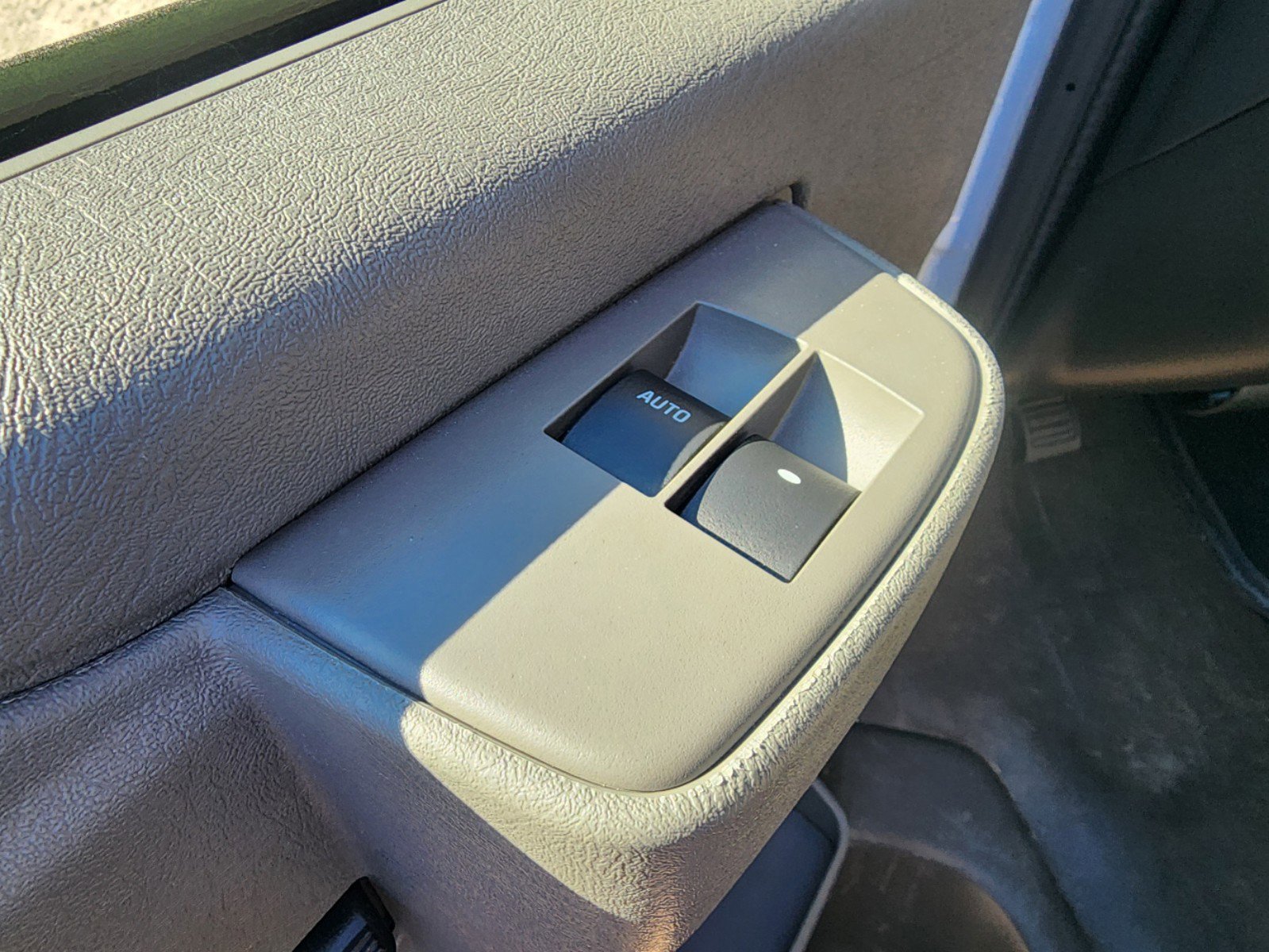 New 2024 Chevrolet Express 3500 w/ Power Convenience Package image 20