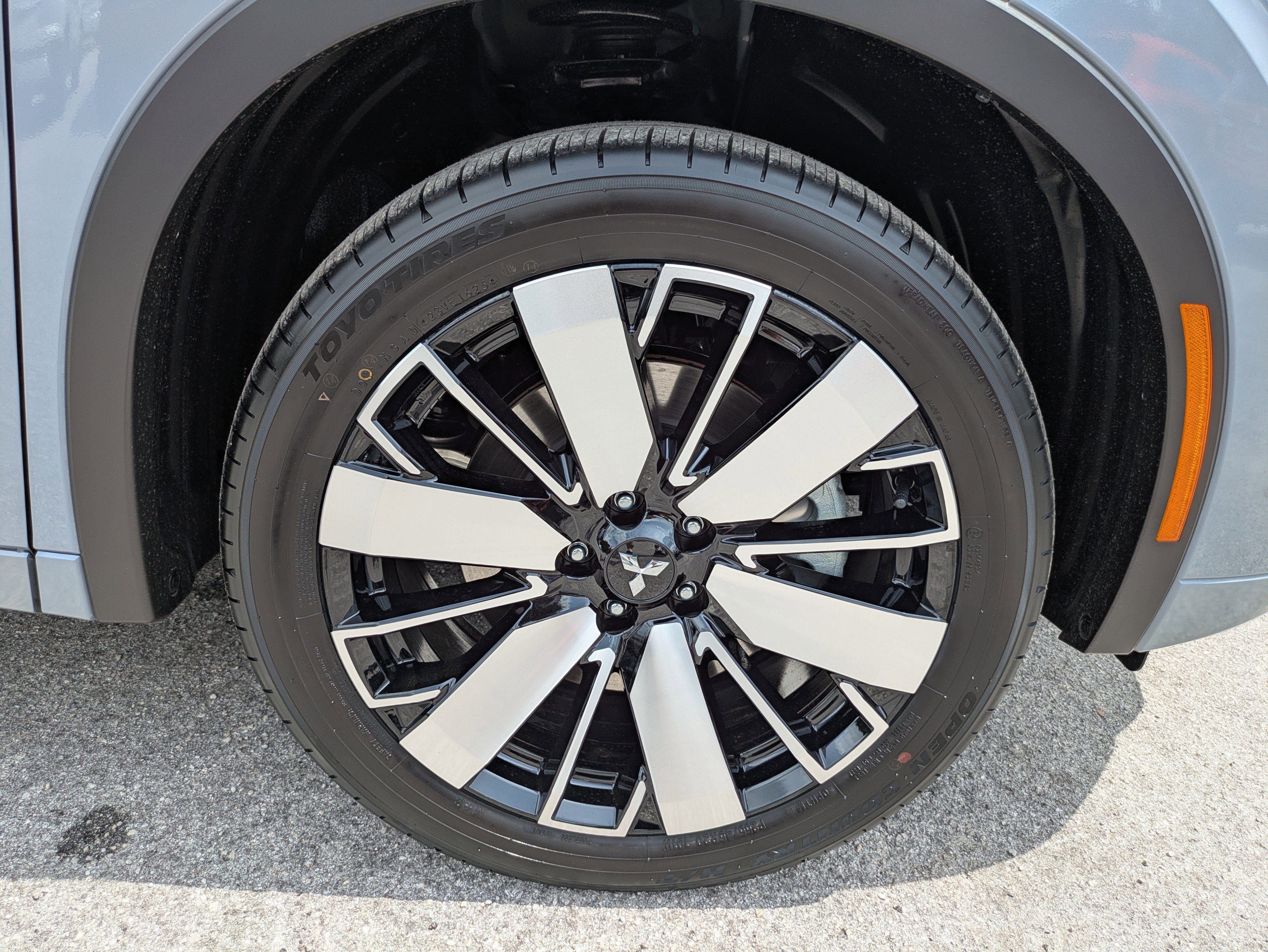 New 2025 Mitsubishi Outlander SEL image 13