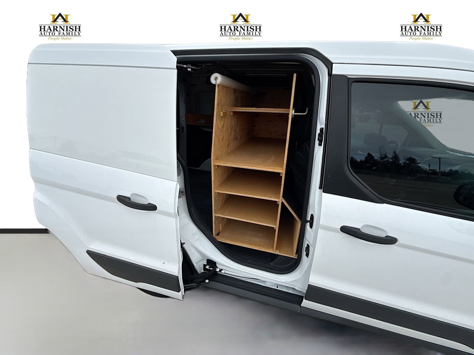 Used 2015 Ford Transit Connect XLT image 11