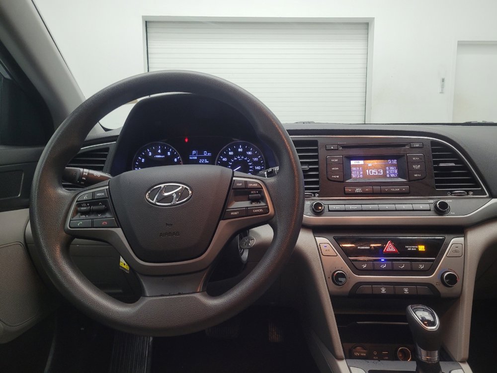 Used 2018 Hyundai Elantra SE image 22