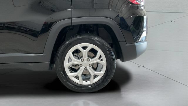 Used 2024 Jeep Compass Latitude AWD/4WD image 22