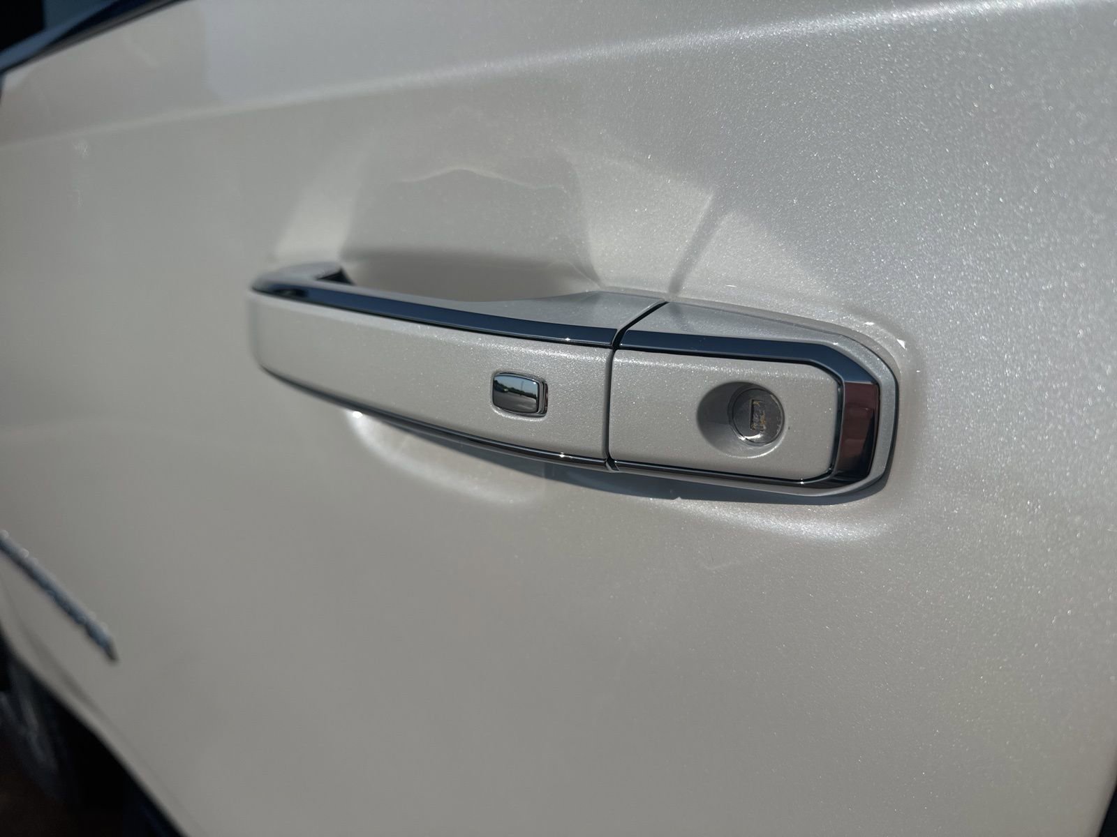 New 2025 Chevrolet Suburban High Country image 8
