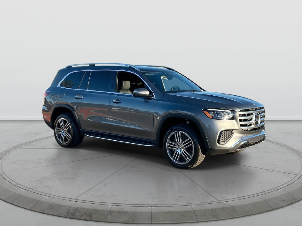 Used 2024 Mercedes-Benz GLS 450 4MATIC image 2